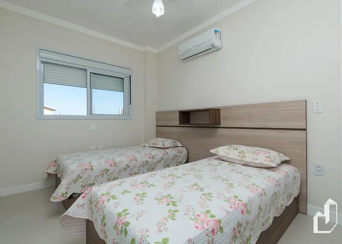 Apartamento com 02 dormitórios