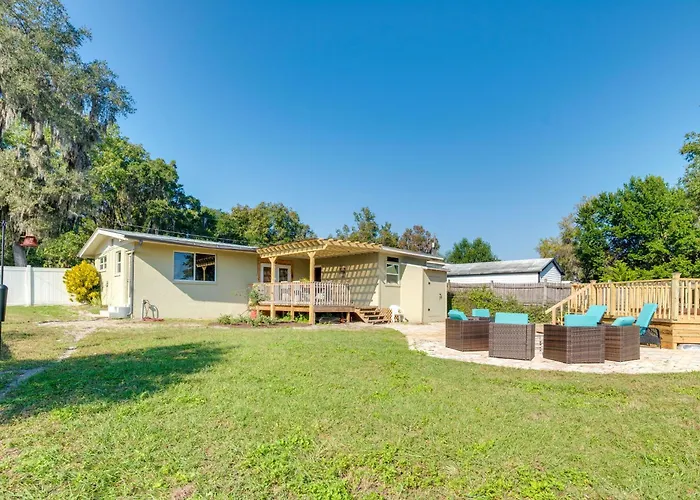 Private Dock: Waterfront Inverness Abode!