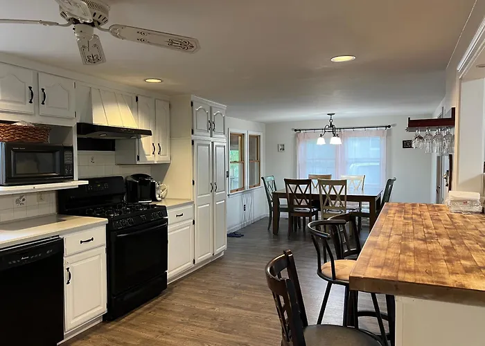 A Charm Cape House Centrally Located Close To Everything That Cape Code Offers