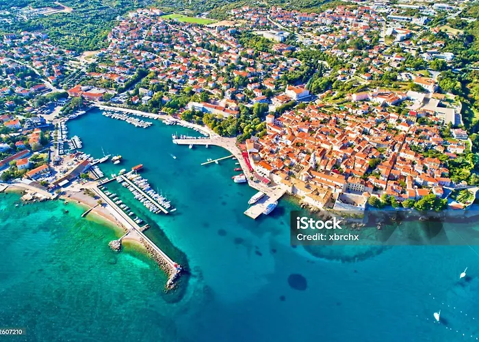 Luxury Semidetached Villa Smokva 1 - Near The Center And Sea - By Traveler Tourist Agency Krk