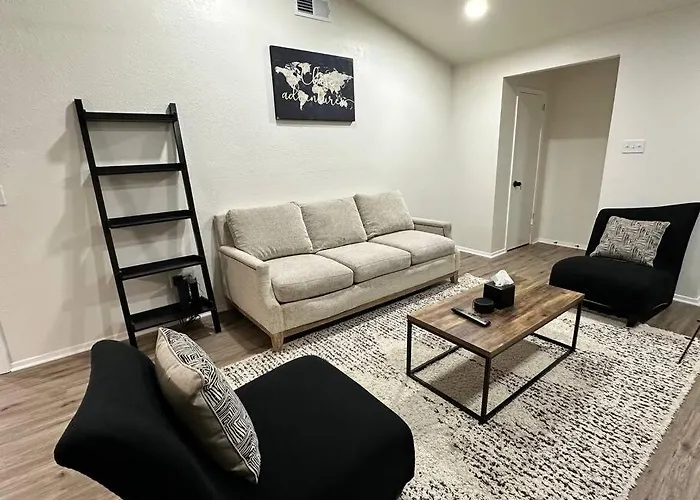 Newly Updated Cozy Home