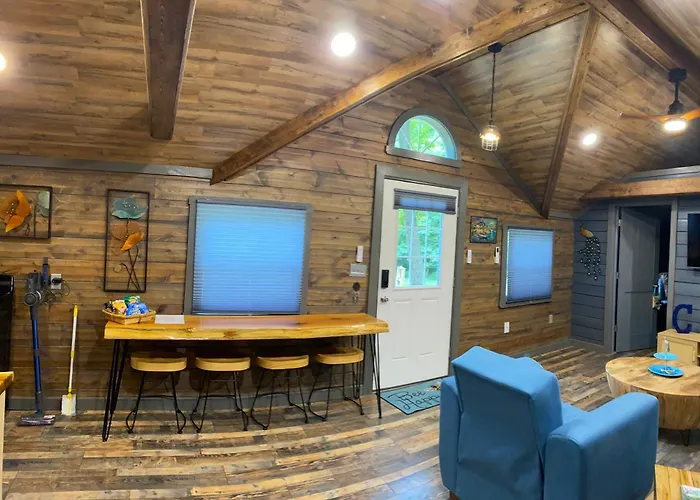 Carlton Cabin At Lake Of Egypt 500 Sq Ft