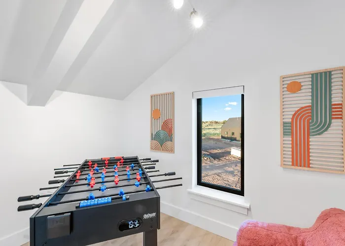 Luxe Desert Retreat - Near Grand Canyon South Rim