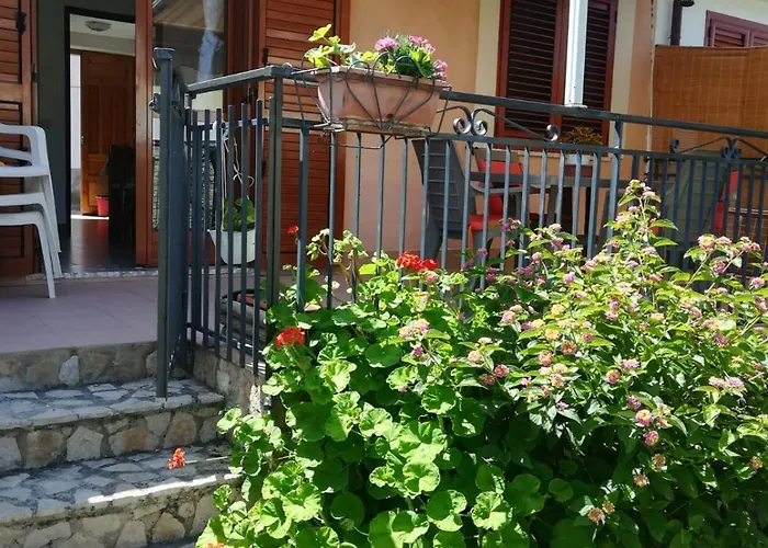 Appartamento Con 2 Stanze E Giardino