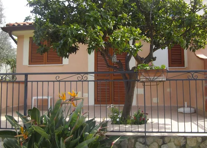 Appartamento Con Stanza Singola E Giardino