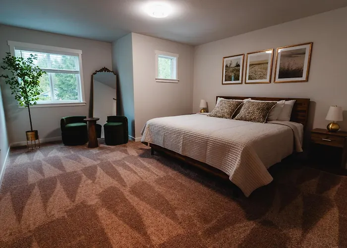 North Cascades Escape- Spacious 5-Bedroom, Family Friendly, Ac, Wifi