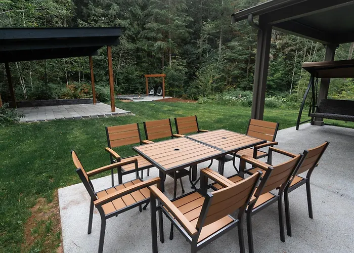 North Cascades Escape- Spacious 5-Bedroom, Family Friendly, Ac, Wifi
