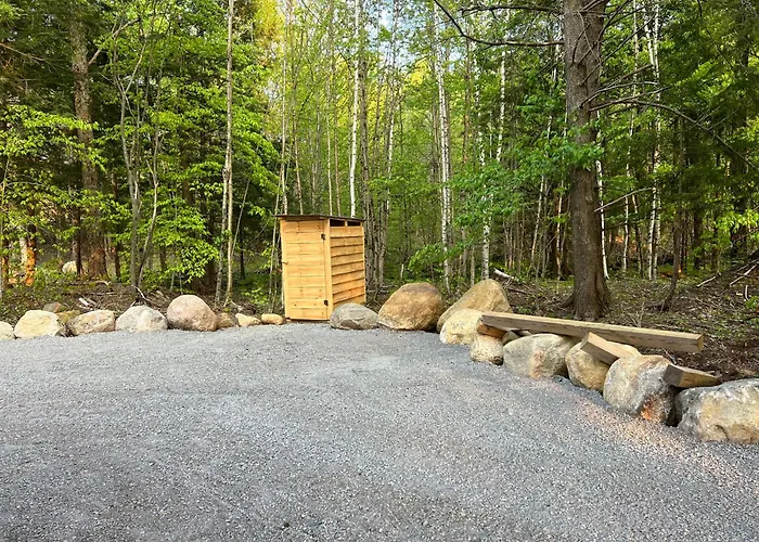 Harrisville Love Shack