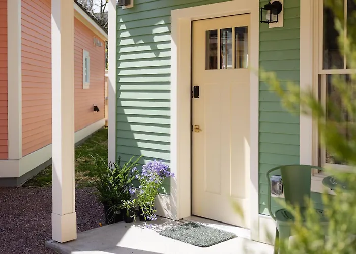 Queen City Bungalow & Cottages