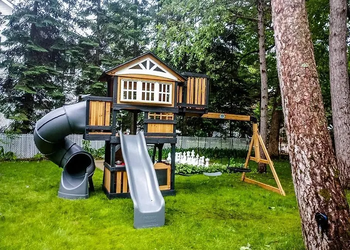 Silver Lake Estate - Private Beach - Hot Tub - Arcades