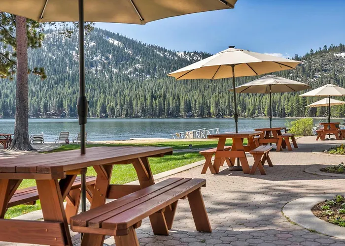 Charming King Studio Deluxe W/Balcony #233 At Donner Lake Village