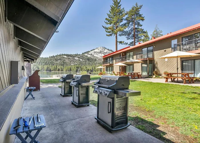 Charming King Studio Deluxe W/Balcony #233 At Donner Lake Village
