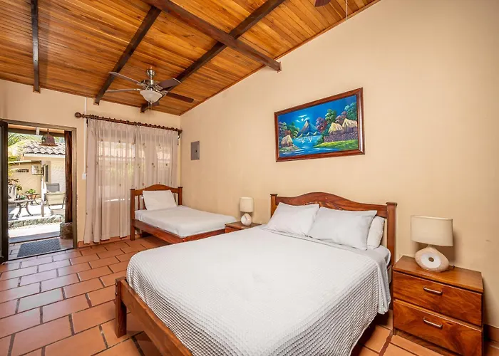 Charming Studio With Pool & Beach Access