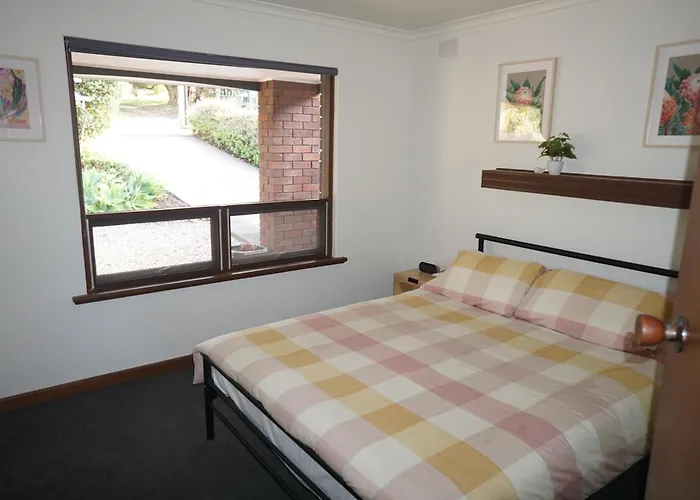 Cakebread Cottage