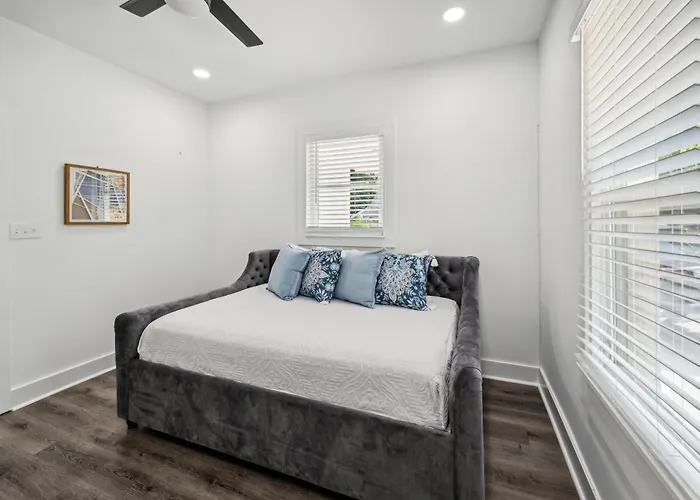 Centrally Located Home In Atlanta-10 Mins From Ga Aquarium, Mercedes Benz Stadium, & Much More