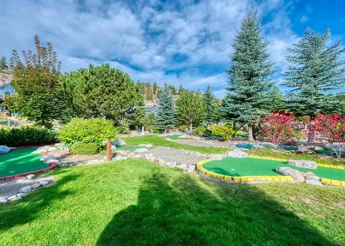 La Casa Lakeside Resort - Amazing Panoramic View Lakeside House With Pools, Hot Tubs & More!