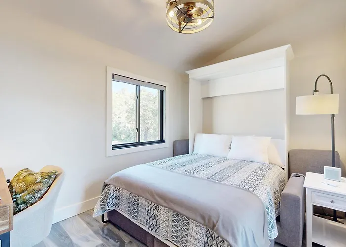 Modern, 35-Acre Mtn Escape In Cedaredge!