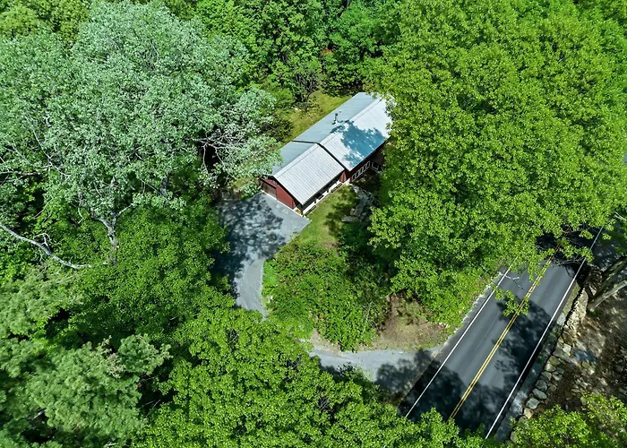 Saratoga Guest House