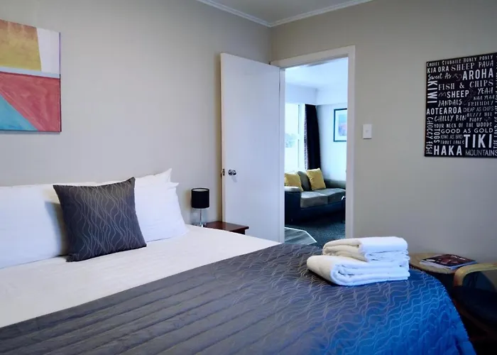 554 Moana Court Motel