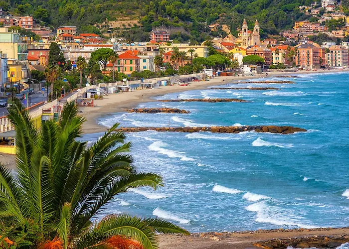 Laigueglia Beach, Seafront Sea-View Balcony - Happy Rentals