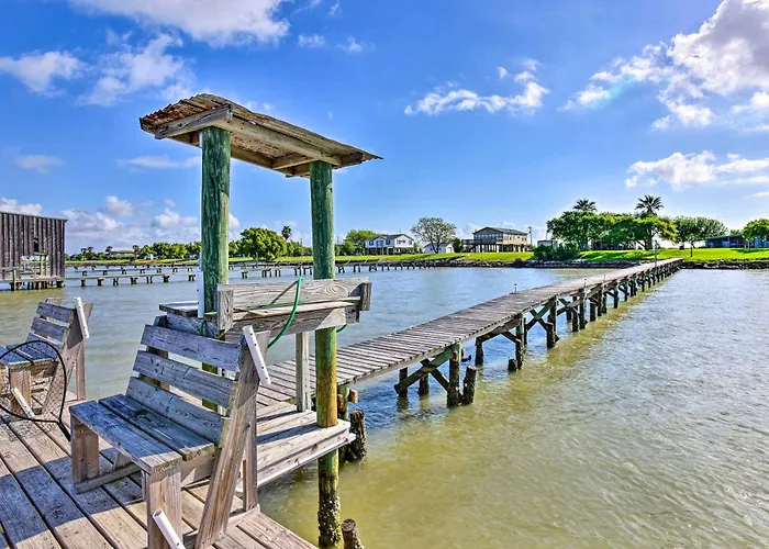 Fishing Pier, Kayaks: Bayfront Home In Palacios!