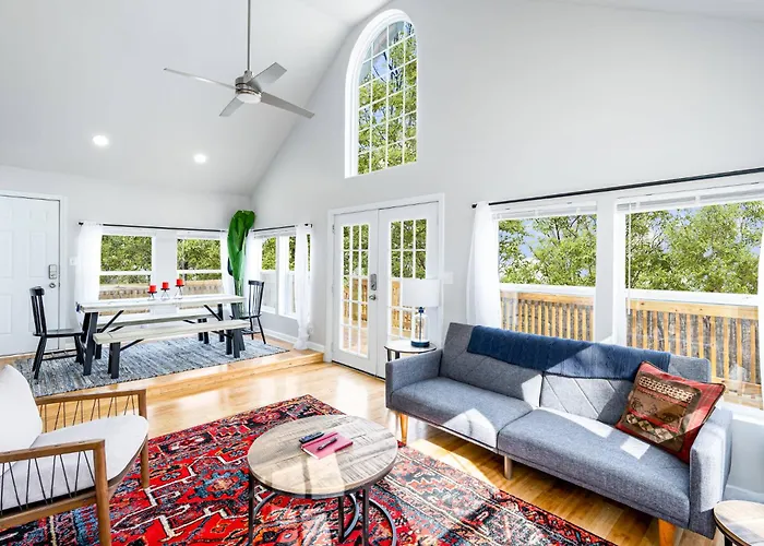 Loft Cabin W Hot Tub, Deck & Fire Pit