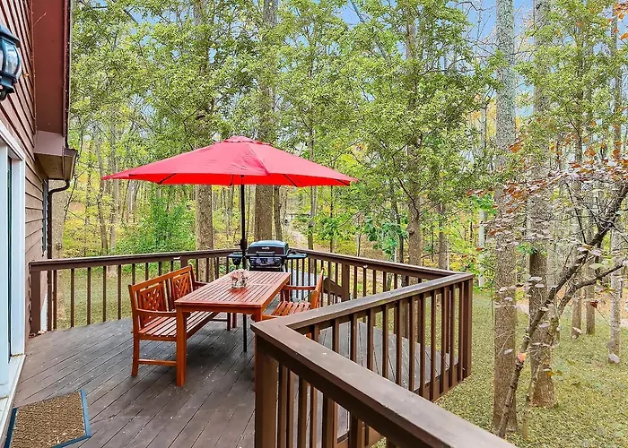 3Br Cabin W Hot Tub & Game Room