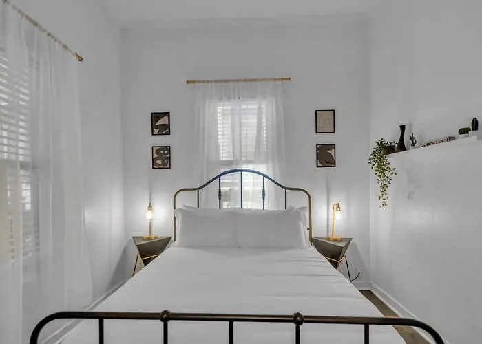 Heart Of Ybor City 3Bedroom Walk To 7Th Ave
