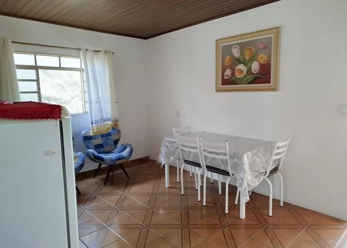 Quarto com cama de casal - Sobrado