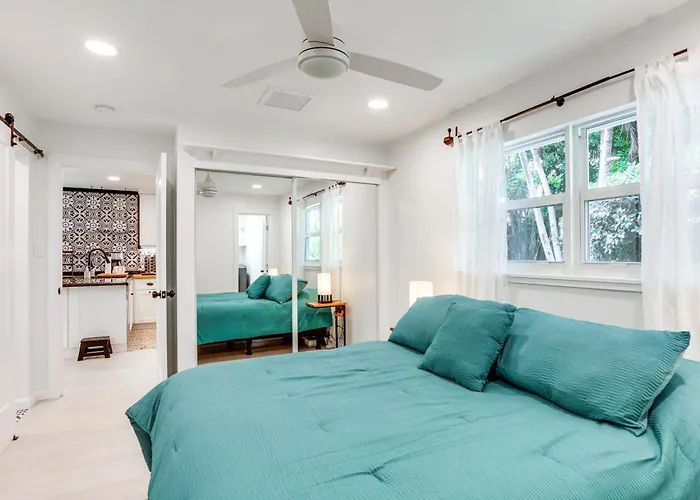 Vibrant North Palm Beach Home ~ 2 Mi To Beach!