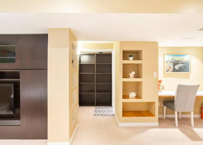 Cozy Basement Apartment In Newmarket