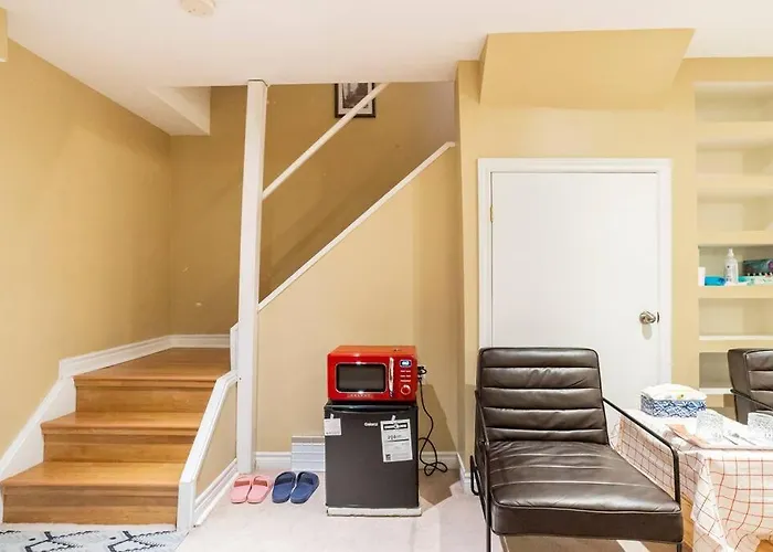 Cozy Basement Apartment In Newmarket