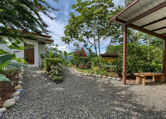 Nature'S Edge Boutique Hotel