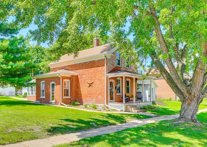Historic Wabasha Home W/ Patio In Downtown!