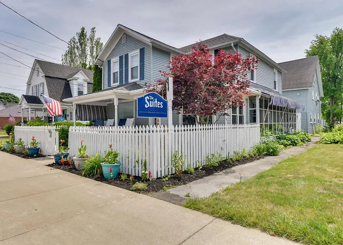 Historic Bemus Point Studio W/ Porch: Walk To Lake