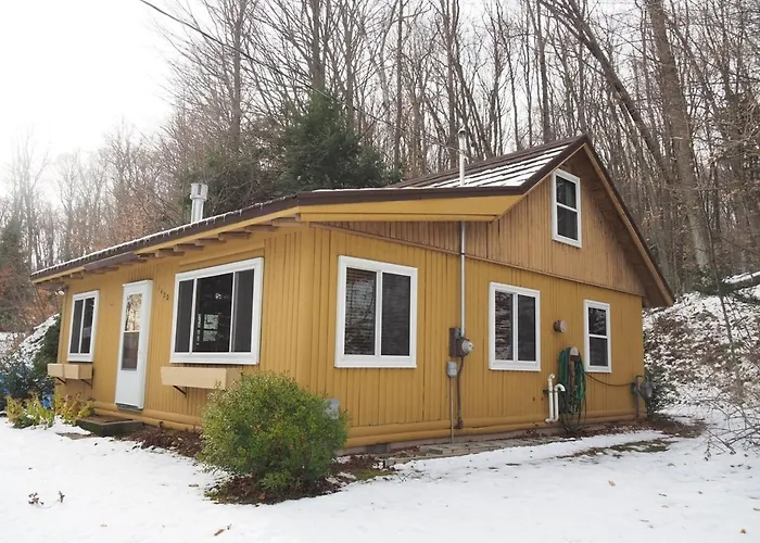The Crystalaire Cabin - Charming And Relaxing!