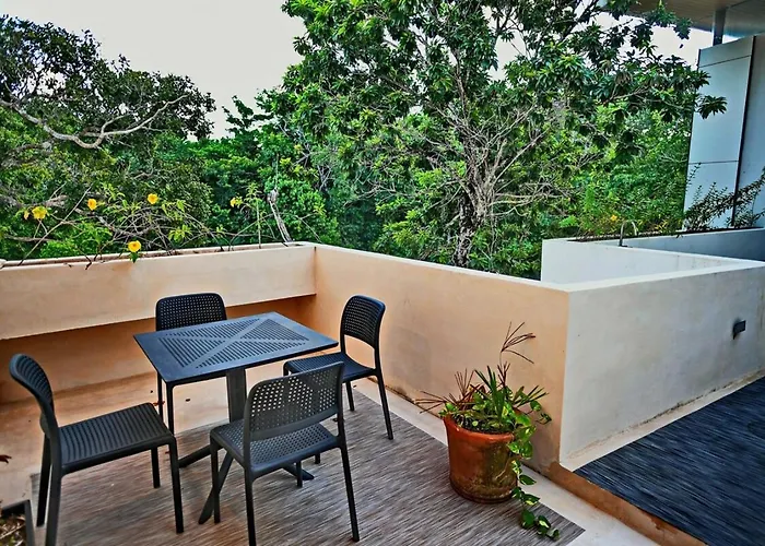 Luxury 5-Br Oasis Golf, Private Pool, Beach!