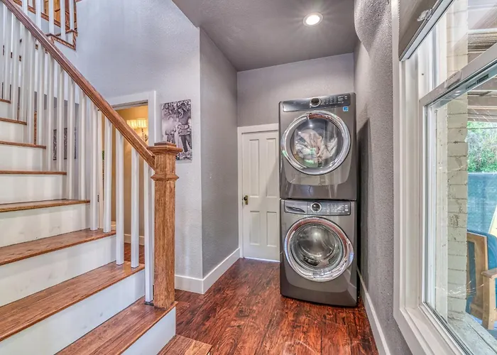 Walk To Dtwn: Colorful Canon City Home W/ Grill!
