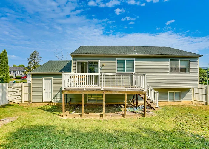 5 Mi To Downtown Harrisburg - Family Home!