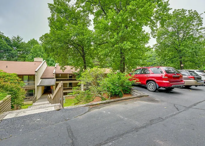 Sapphire Valley Condo W/ Pool & Lake Beach Access!
