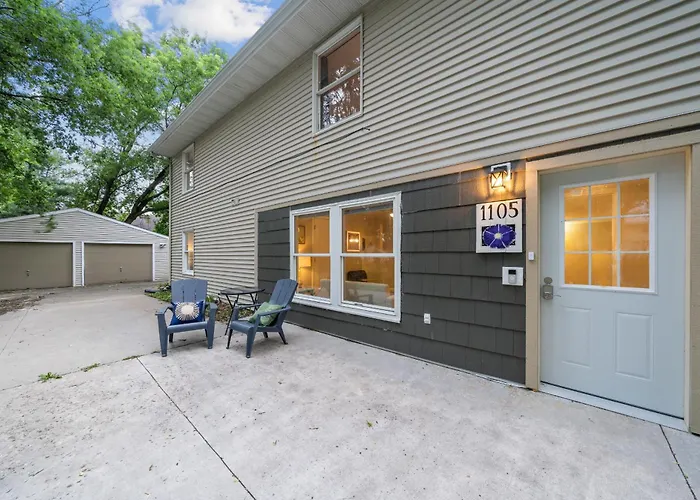 Morning Glory Apt - Charming Accessible 3 Bedroom