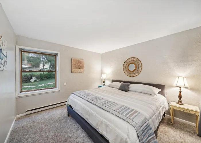 Morning Glory Apt - Charming Accessible 3 Bedroom
