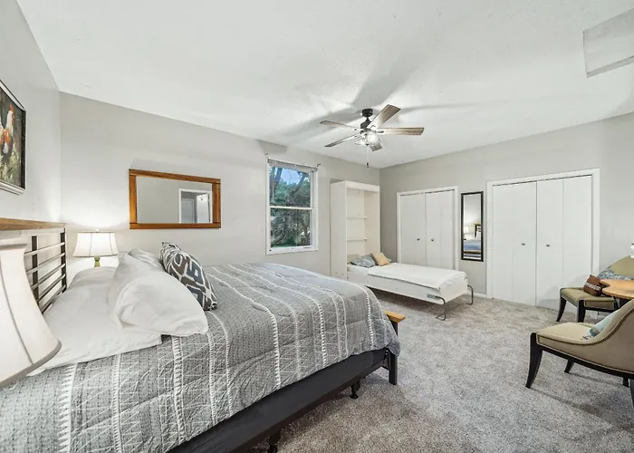Lilac Apartment - 5 Minutes To Downtown Stillwater