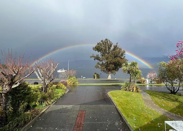 Fiordland Lakeview Motel And Apartments