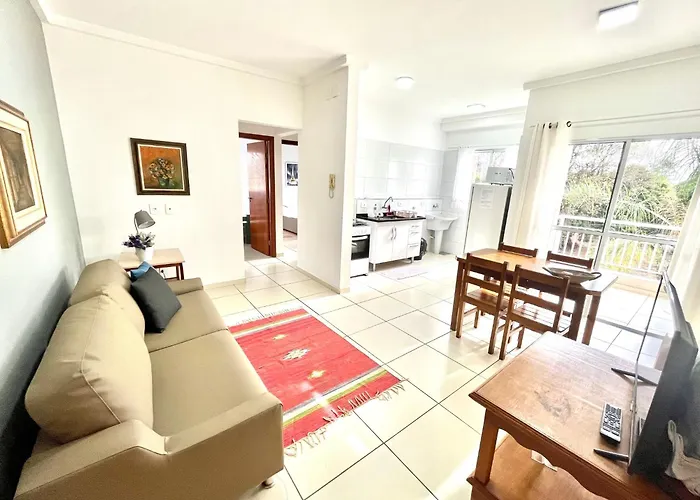 Apartamento Privado - 2 quartos, varanda, sala e cozinha integrada