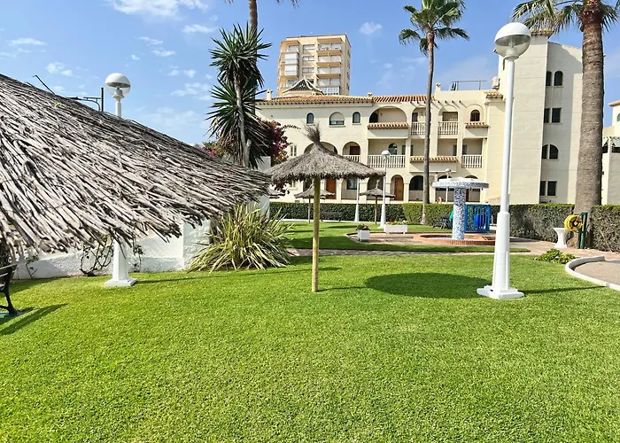 Playa Y Montana. 1ª Linea. Piscina. Parking . A/C