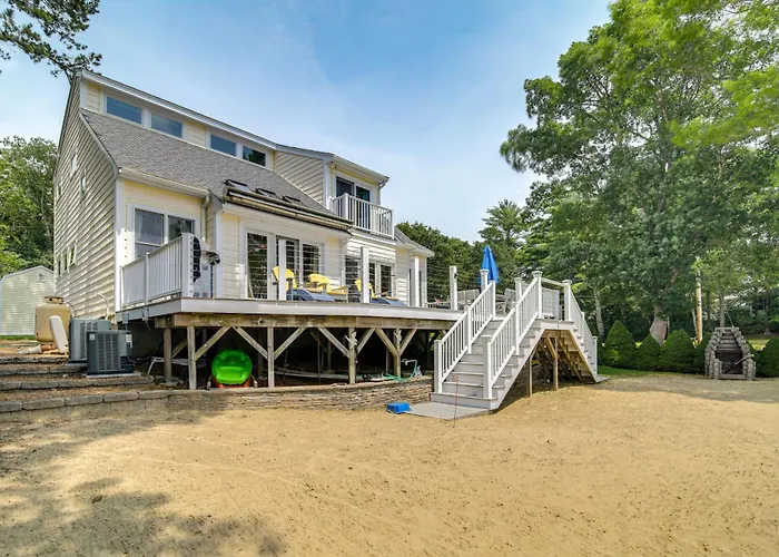 Plymouth Getaway W/ Private Lake Beach + Kayaks!