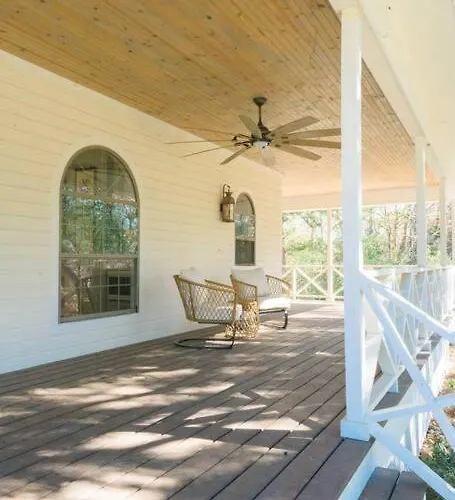 The Dillan House - Round Top Texas