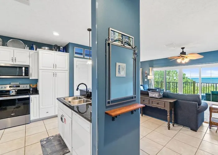 Gulf-Front Cape San Blas Condo Balcony, Pool & Beach Access