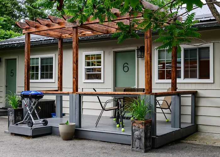 Barefoot Villas And Retreat